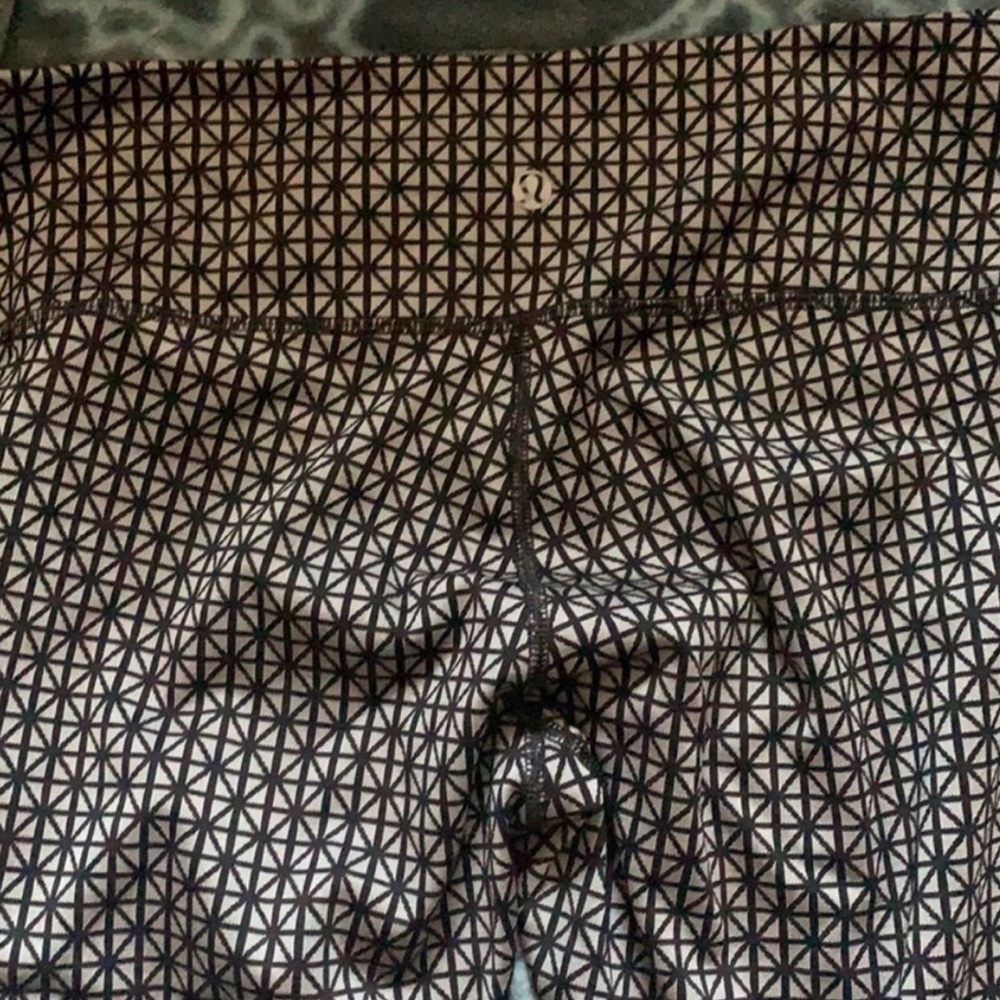 Lululemon full length mid rise leggings 30” inseam - Picture 6 of 9